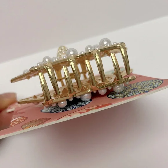 NWT ⚜️🤍⚜️ Piper K Gorgeous Starfish Hair Clip with Seashells and Pearls - Picture 8 of 15